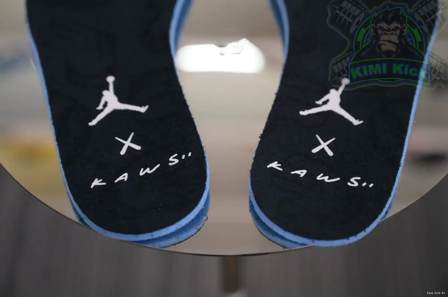 Jordan Kimikick Air black kaws Jordan 4 0612